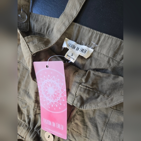 Olive Green Button-Front Romper with Tie Waist Pockets. Small. Juniors Women NWT - Picture 2 of 4